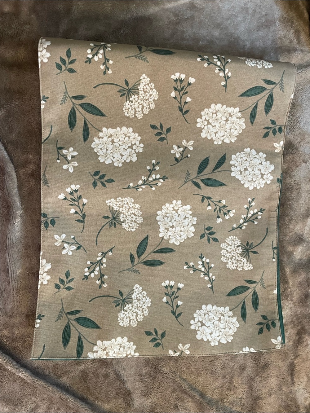 Table runner Neutral Floral  with White Hydrangea Print